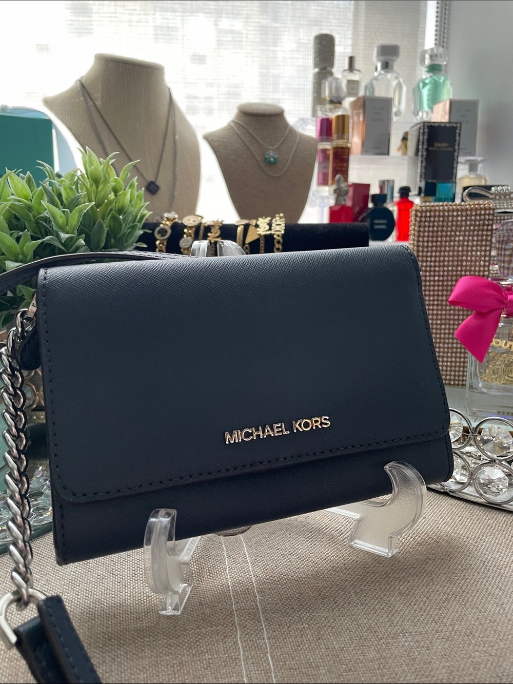 ✨ Michael Kors Jet Set Travel Phone Crossbody Bag NAVY BLUE✨Like new